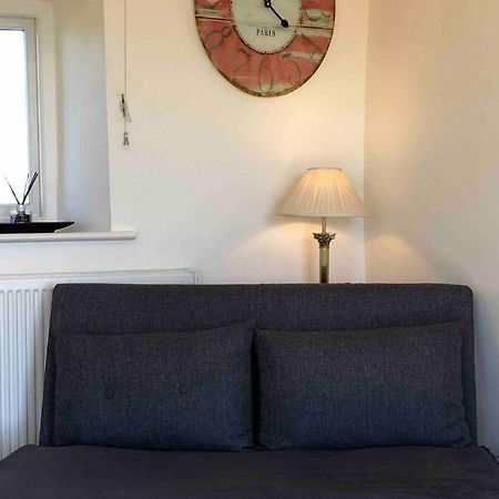 Secluded Romantic Cotswolds Barn - Sleeps 2 To 4 - Near Cirencester - Dog Friendly Βίλα Kemble Εξωτερικό φωτογραφία